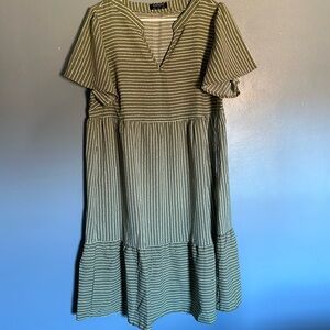 Green striped pocket knee dress size 12 or large